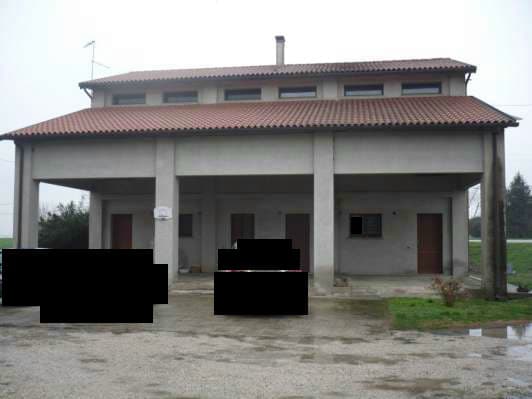 Abitazione bifamiliare al grezzo avanzato (cat. F/4) a Villa Estense — foto 1